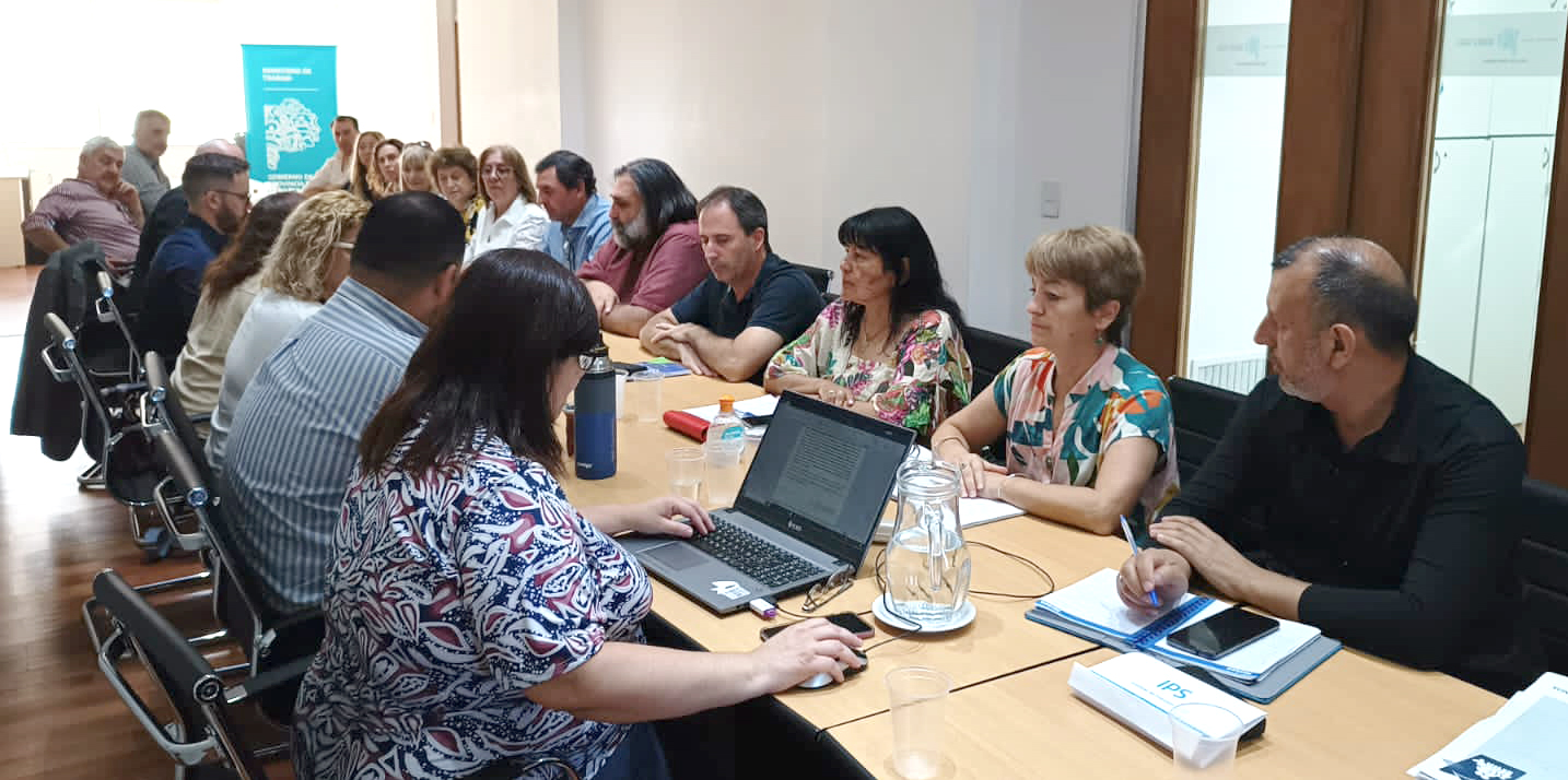 En La Paritaria Provincial Docente Se LogrÓ Un Aumento Salarial Anual Para El Maestro De Grado 2210